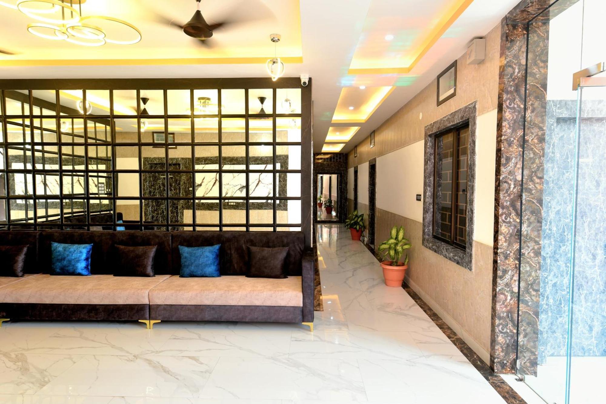 Maya'S Nest By Basotel - Varanasi — Photos 1